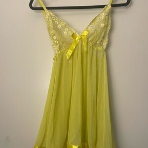 NWOT Elegant Yellow Lace Nightgown